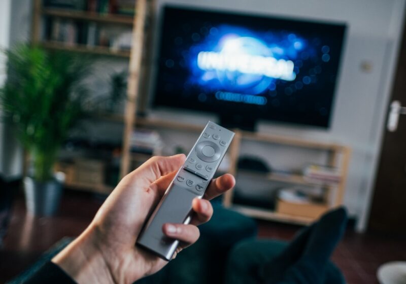 Television in a living room, illustrating the shift from traditional broadcasting toward streaming platforms.
