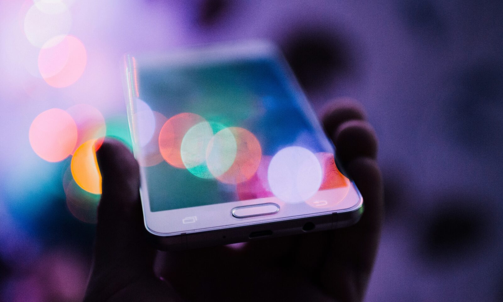 Person holding a smartphone, illustrative image for Google Pixel 11 AI features